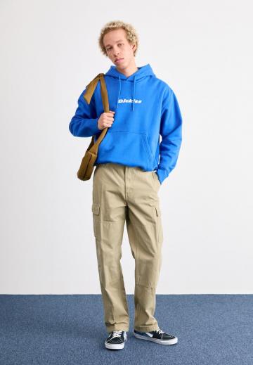 Брюки с накладными карманами