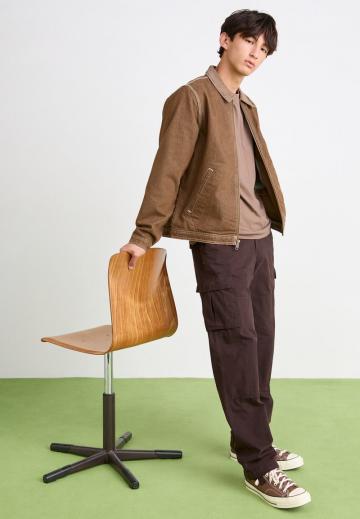 Брюки с накладными карманами