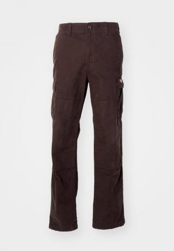 Брюки с накладными карманами