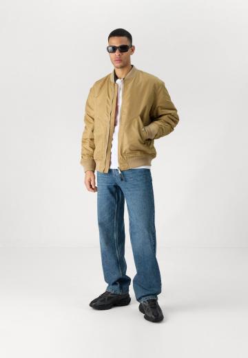 Куртка бомбер