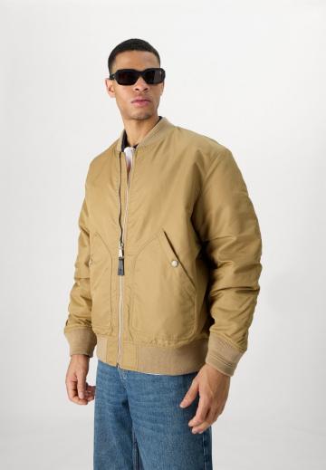 Куртка бомбер