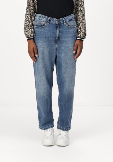 Короткие джинсы