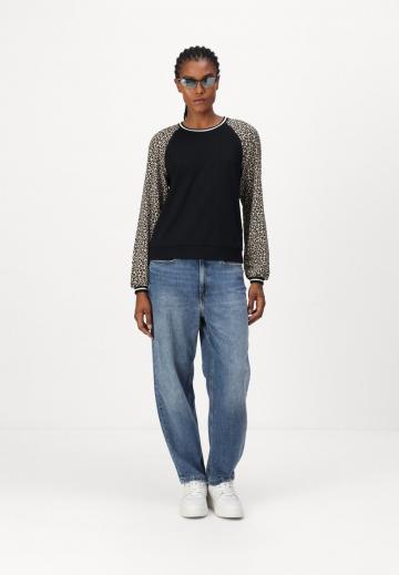 Короткие джинсы