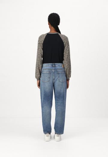 Короткие джинсы