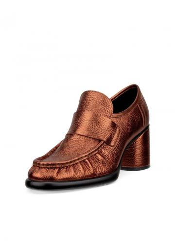 Туфли с высоким носом