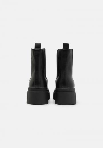 Ботинки челси