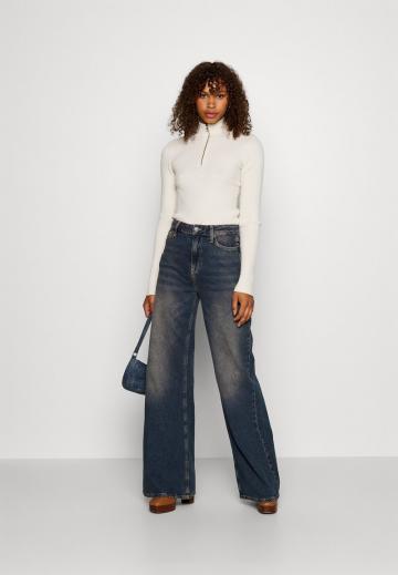 Свободные джинсы