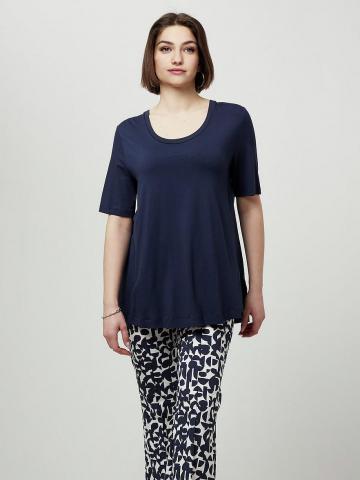 Кофта с круглым вырезом