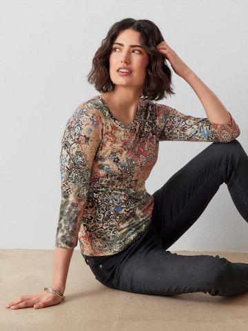 Кофта с круглым вырезом