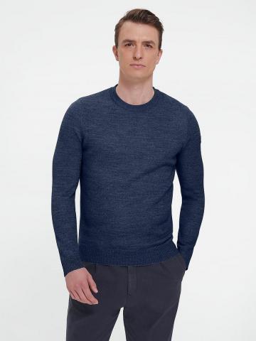 Пуловер с круглым вырезом