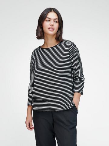 Кофта с круглым вырезом