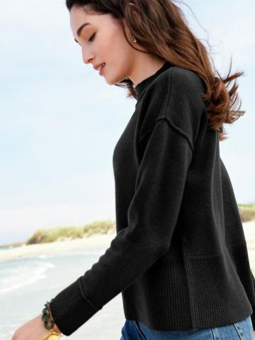 Пуловер с круглым вырезом