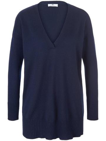 Пуловер с вырезом V