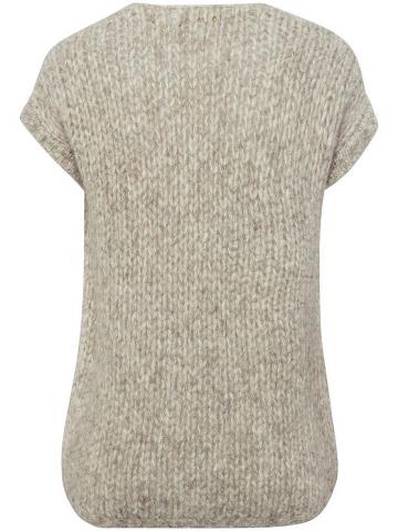 Вязаная жилетка