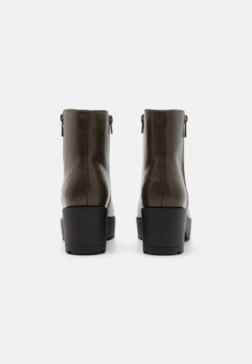 Полусапожки на платформе