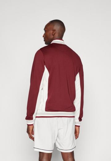 Спортивная куртка