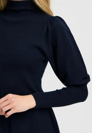 Вязаное платье