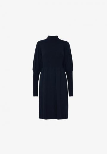 Вязаное платье