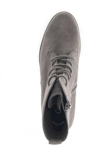 Сапожки на танкетке