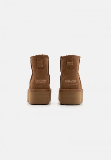 Полусапожки на платформе