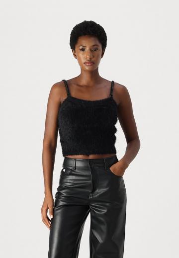 Топ на бретельках