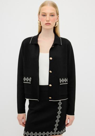 Жаккардовая вязаная кофта