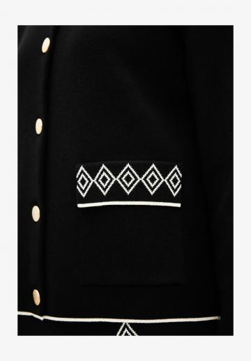 Жаккардовая вязаная кофта