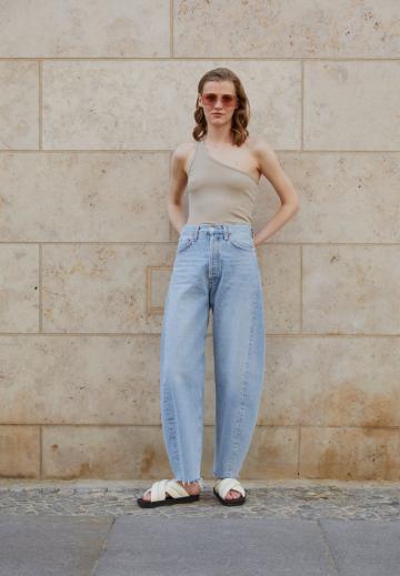 Джинсы бойфренда