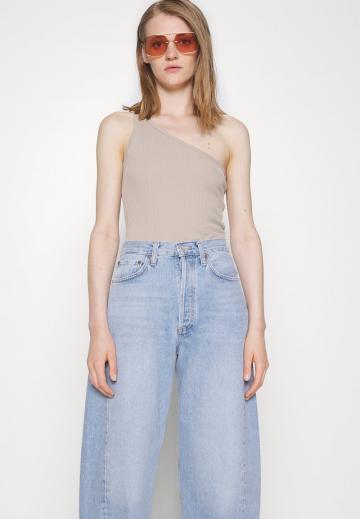 Джинсы бойфренда