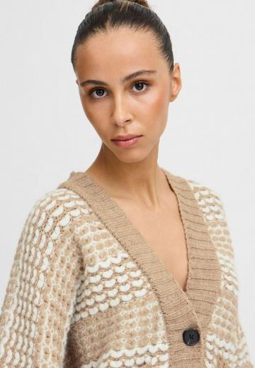 Жаккардовая вязаная кофта