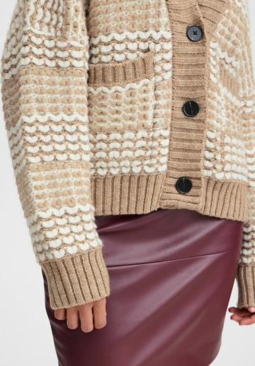 Жаккардовая вязаная кофта