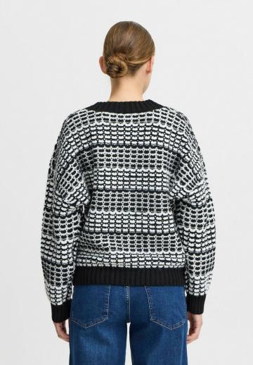 Жаккардовая вязаная кофта