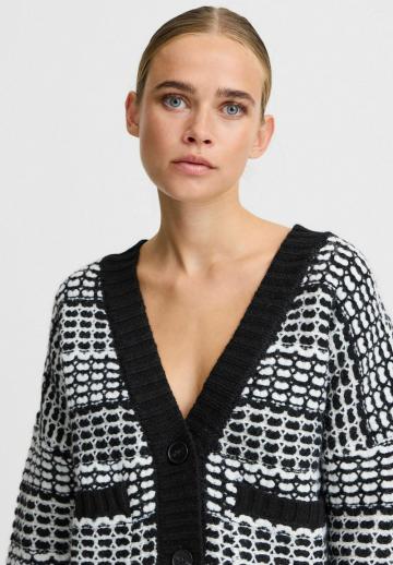 Жаккардовая вязаная кофта
