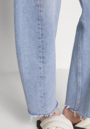 Джинсы бойфренда