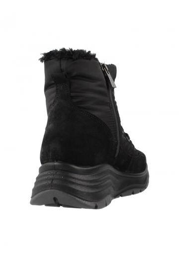 Зимние ботинки