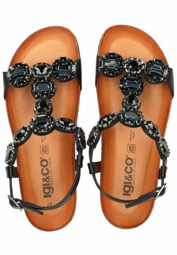 Босоножки на танкетке