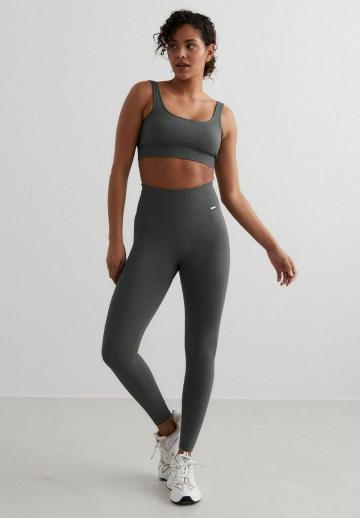 Спортивные штаны