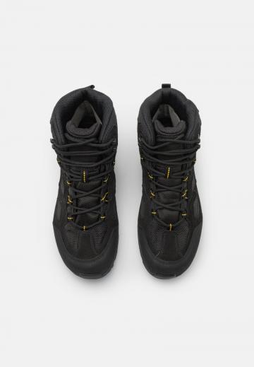 Походные ботинки