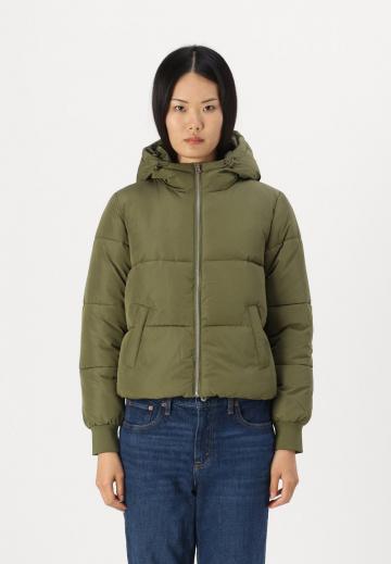 Короткая куртка
