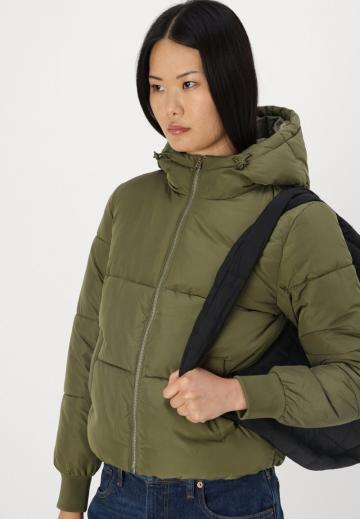 Короткая куртка