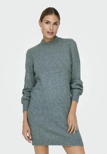Вязаное платье