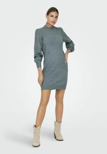 Вязаное платье