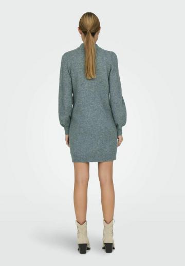 Вязаное платье