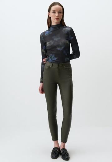 Узкие брюки