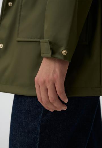 Куртка с накладнымит карманами