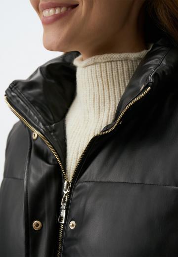 Длинный жилет