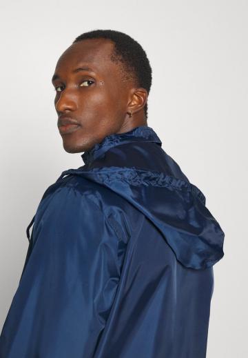 Куртка-дождевик