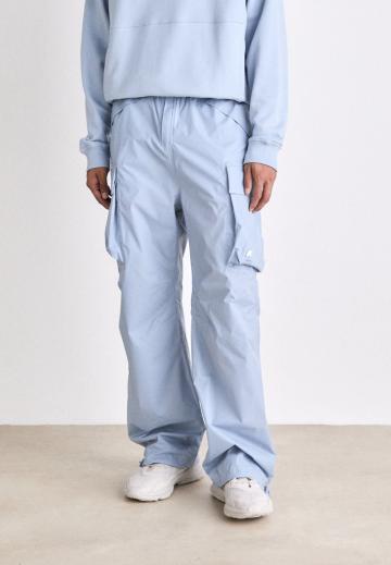 Брюки с накладными карманами