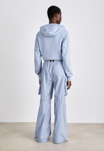 Брюки с накладными карманами