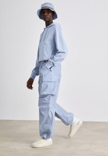 Брюки с накладными карманами